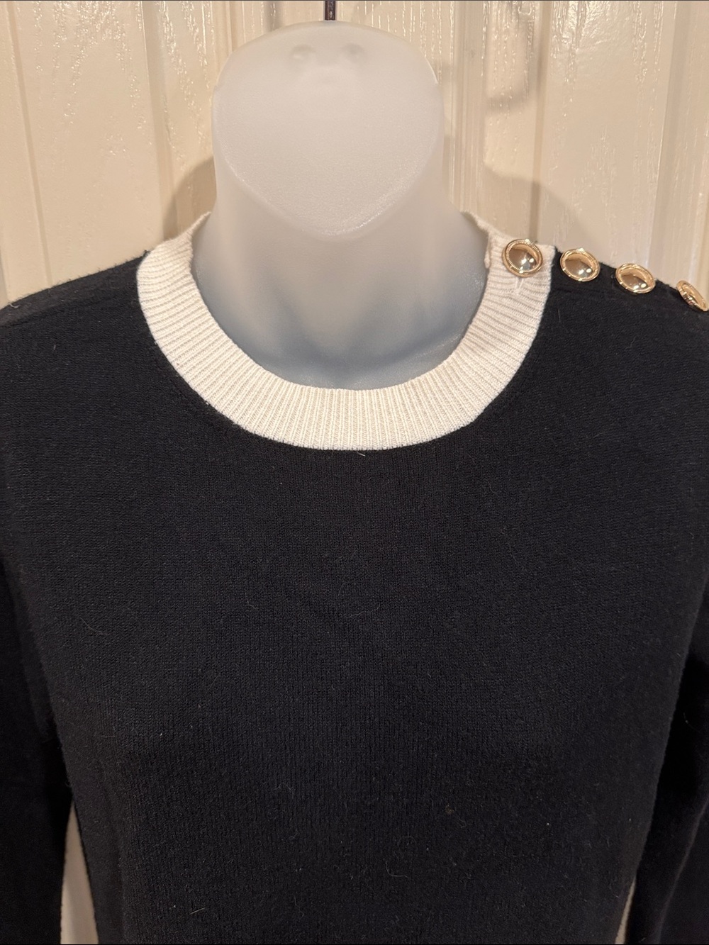 Ann Taylor Classic Black and White Sweater. Sz Medium - Picture 3 of 9
